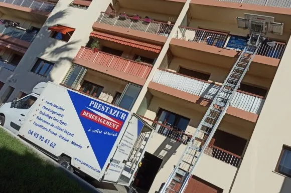Déménageur professionnel à  Saint-Laurent-du-Var avec Monte-meubles, Cannes, Prestazur Déménagement