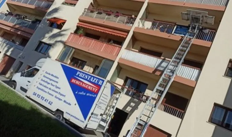 Déménageur professionnel à Cannes avec Monte-meubles, Cannes, Prestazur Déménagement